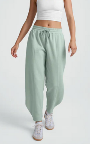 Beyond Yoga LuxeFleece Barrel Sweatpant